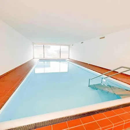 Bright Tiny - Shared Pool & Sauna - Free Parking - Air Condition Apartment