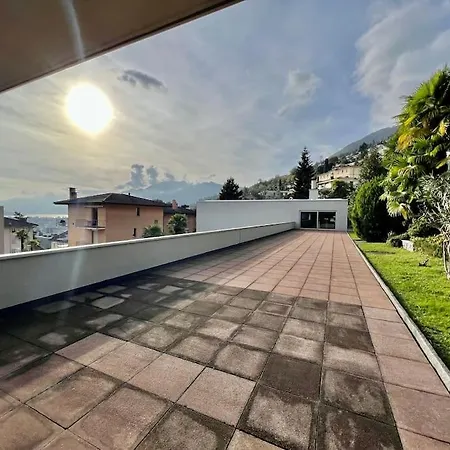 Apartment Bright Tiny - Shared Pool & Sauna - Free Parking - Air Condition Muralto