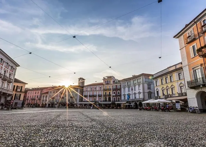 Bright Tiny - Shared Pool & Sauna - Free Parking - Air Condition Apartament *