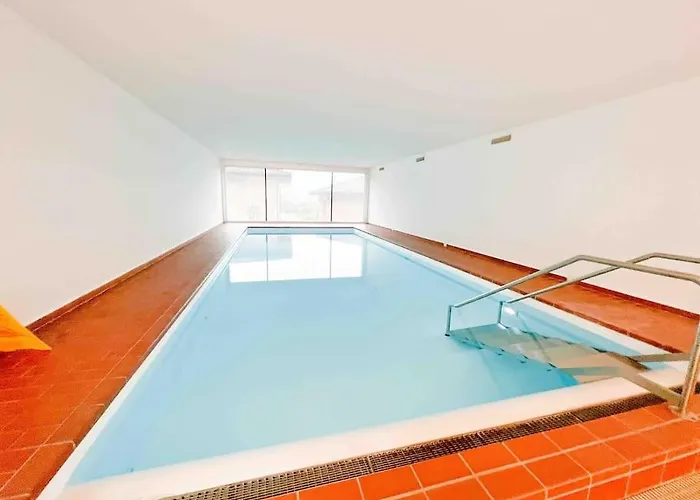 Bright Tiny - Shared Pool & Sauna - Free Parking - Air Condition 아파트