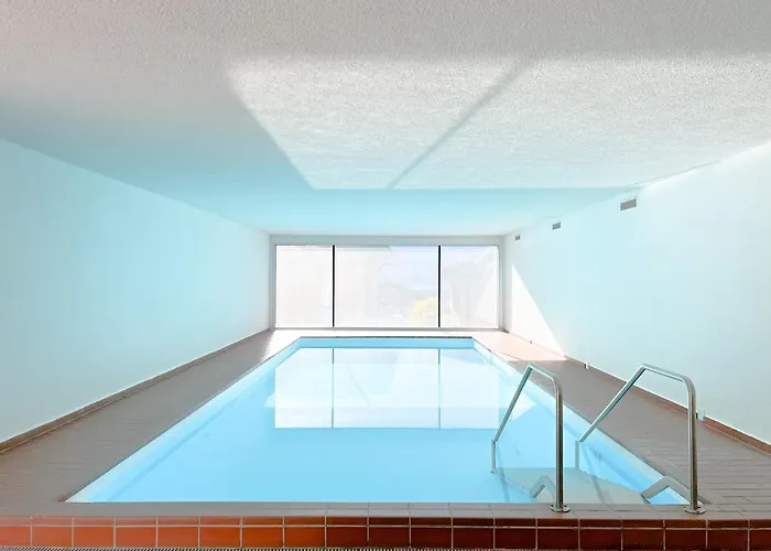 Bright Tiny - Shared Pool & Sauna - Free Parking - Air Condition 아파트 *