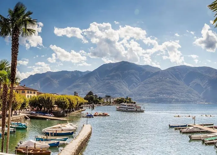 Apartamento Bright Tiny - Shared Pool & Sauna - Free Parking - Air Condition