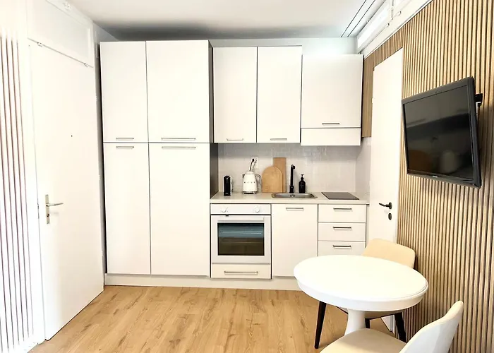 Apartamento Bright Tiny - Shared Pool & Sauna - Free Parking - Air Condition Muralto